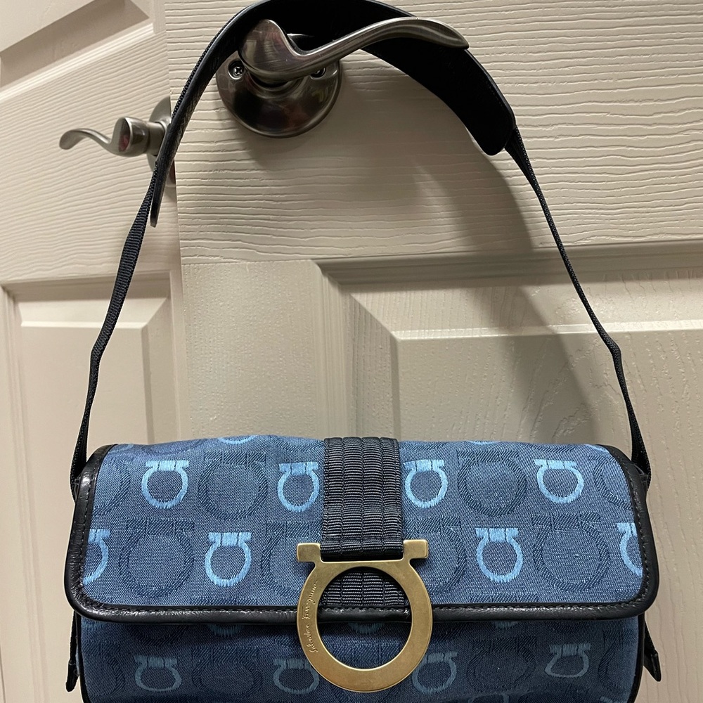 Salvatore Ferragamo bag NIB